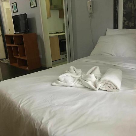 Go-Stay @ South Of Market Taguig Kültér fotó